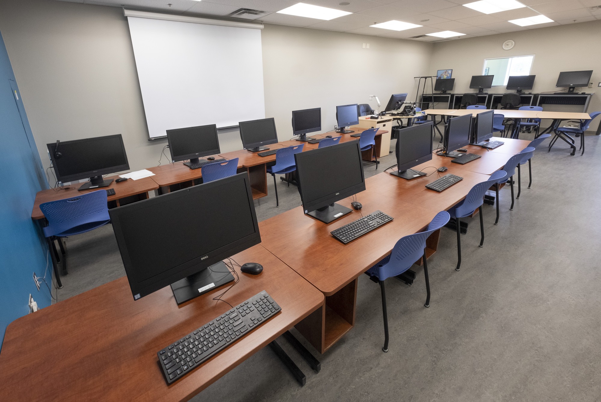 A computer lab at the Orangeville Campus
